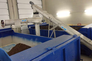 沉淀池污泥输送现场